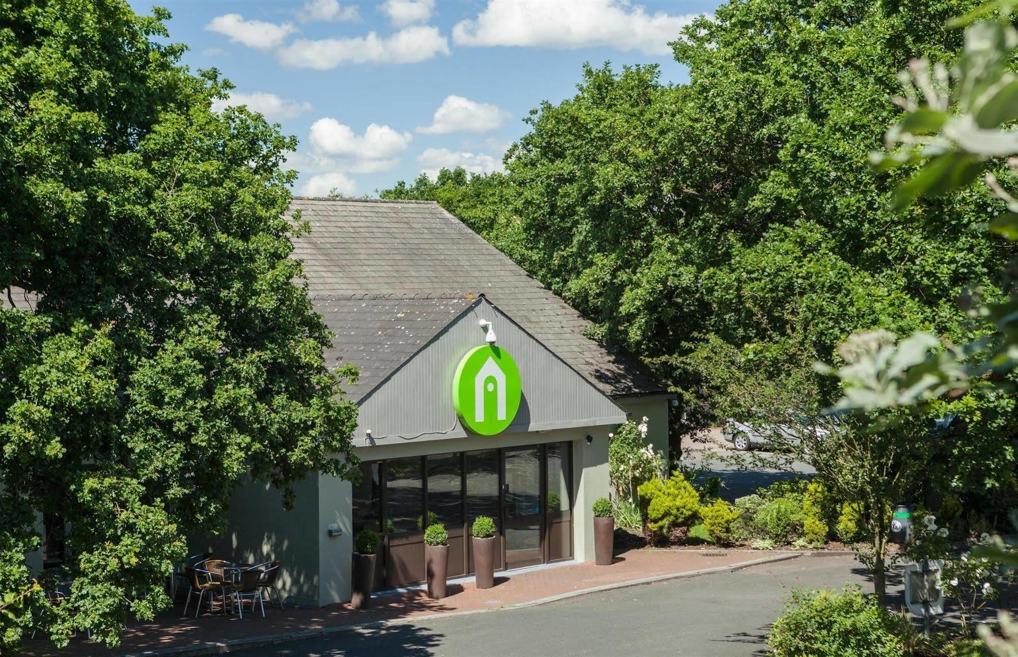 Hotel Campanile - - East Of London